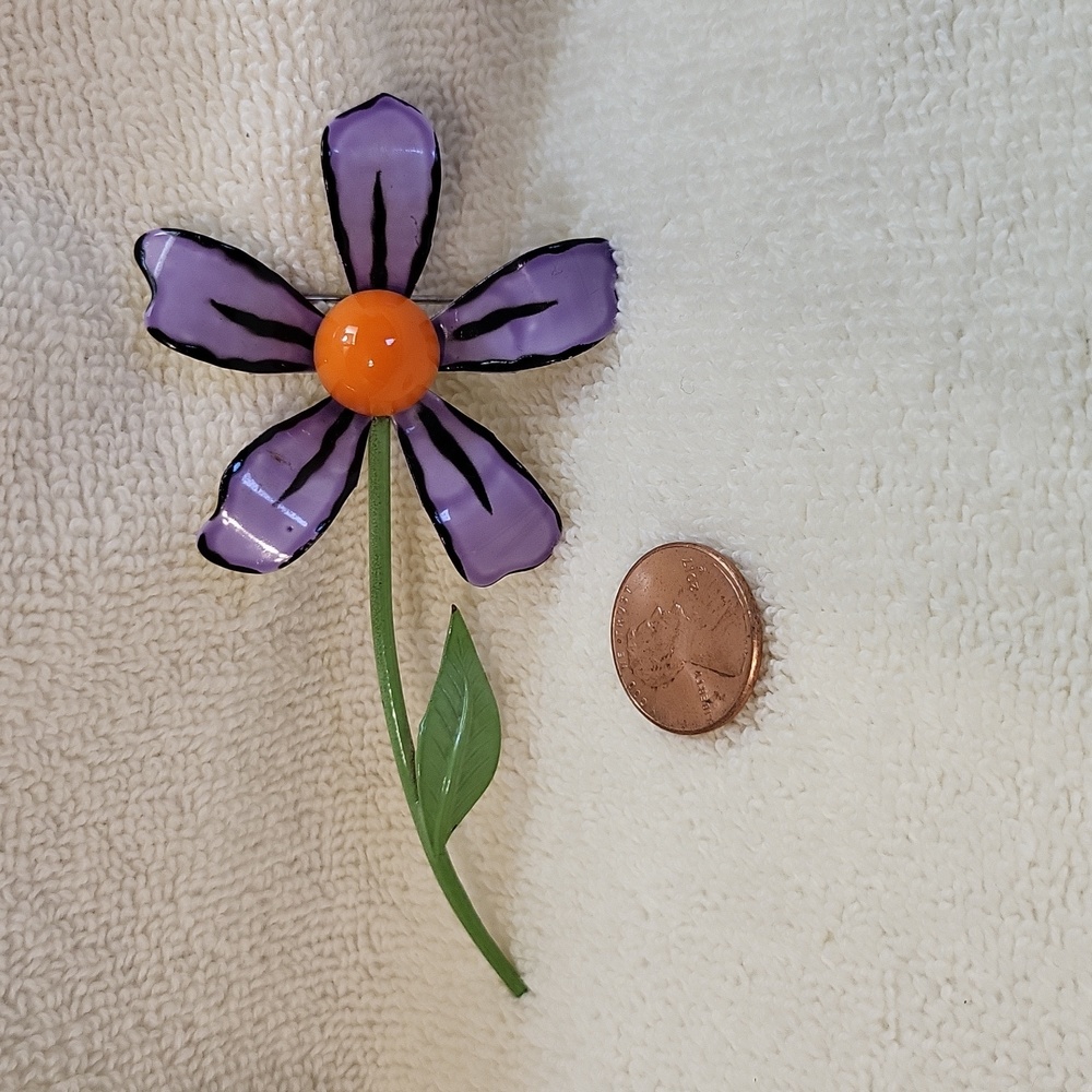 MCM 1950's Enameled purple flower pin with pink center.